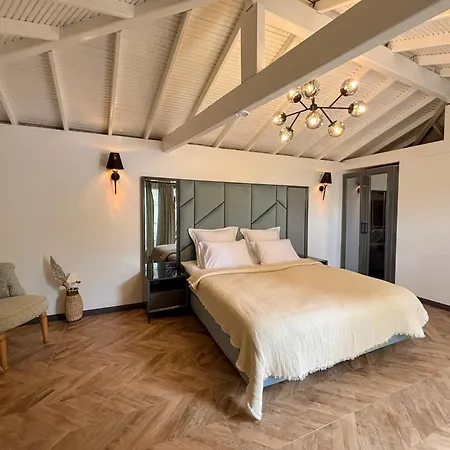 Talles Hotel *
